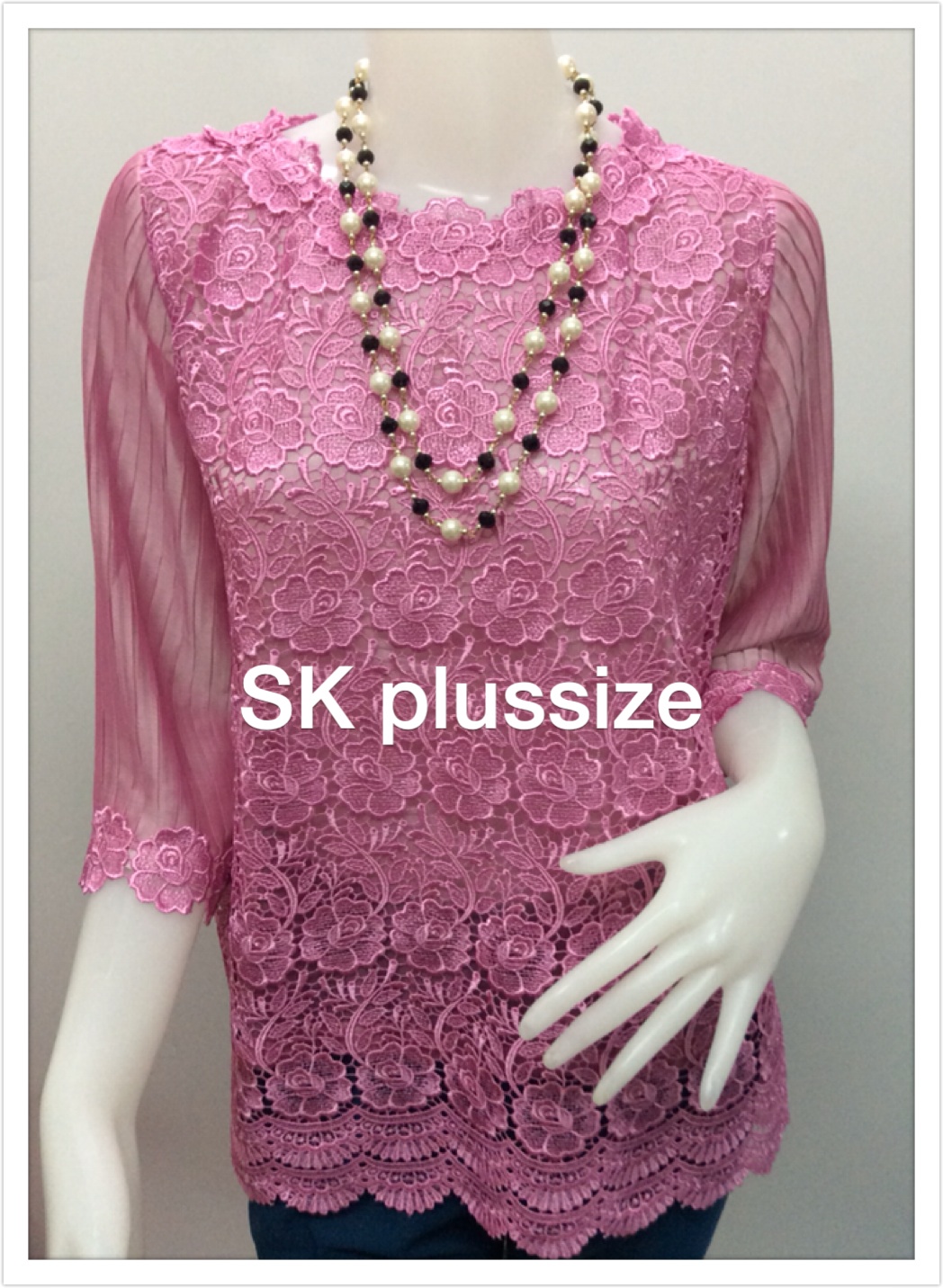 เสื้อลูกไม้ แขนชีฟองอัดพลีท สีชมพูอมม่วง รอบอก 40 นิ้ว