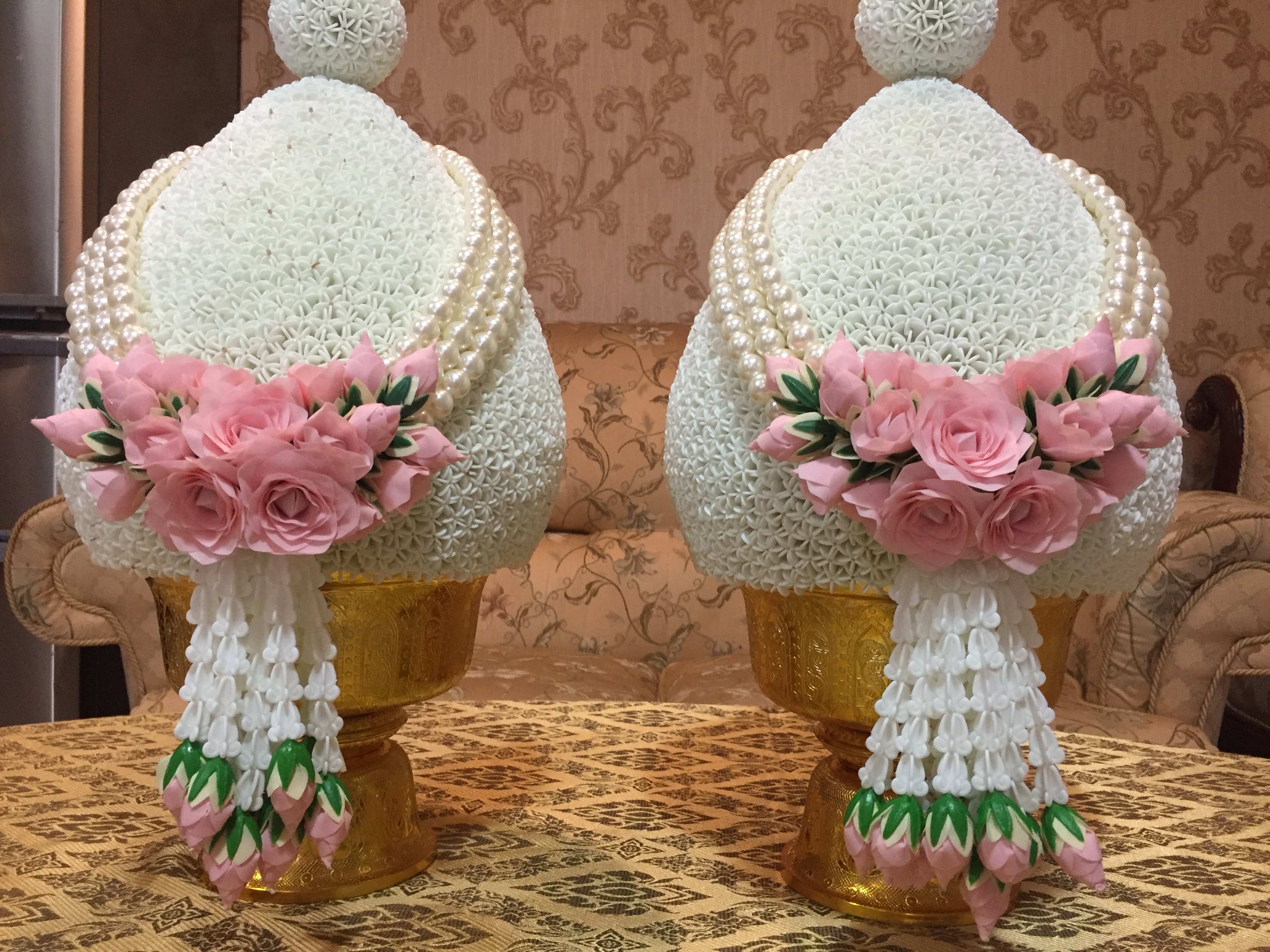 พานพุ่ม - พานพุ่มสักการะ - พานพุ่มดอกรัก - พานพุ่มดอกรักประดิษฐ์ (พลาสติก) - พานพุ่มสีขาว - Panpum