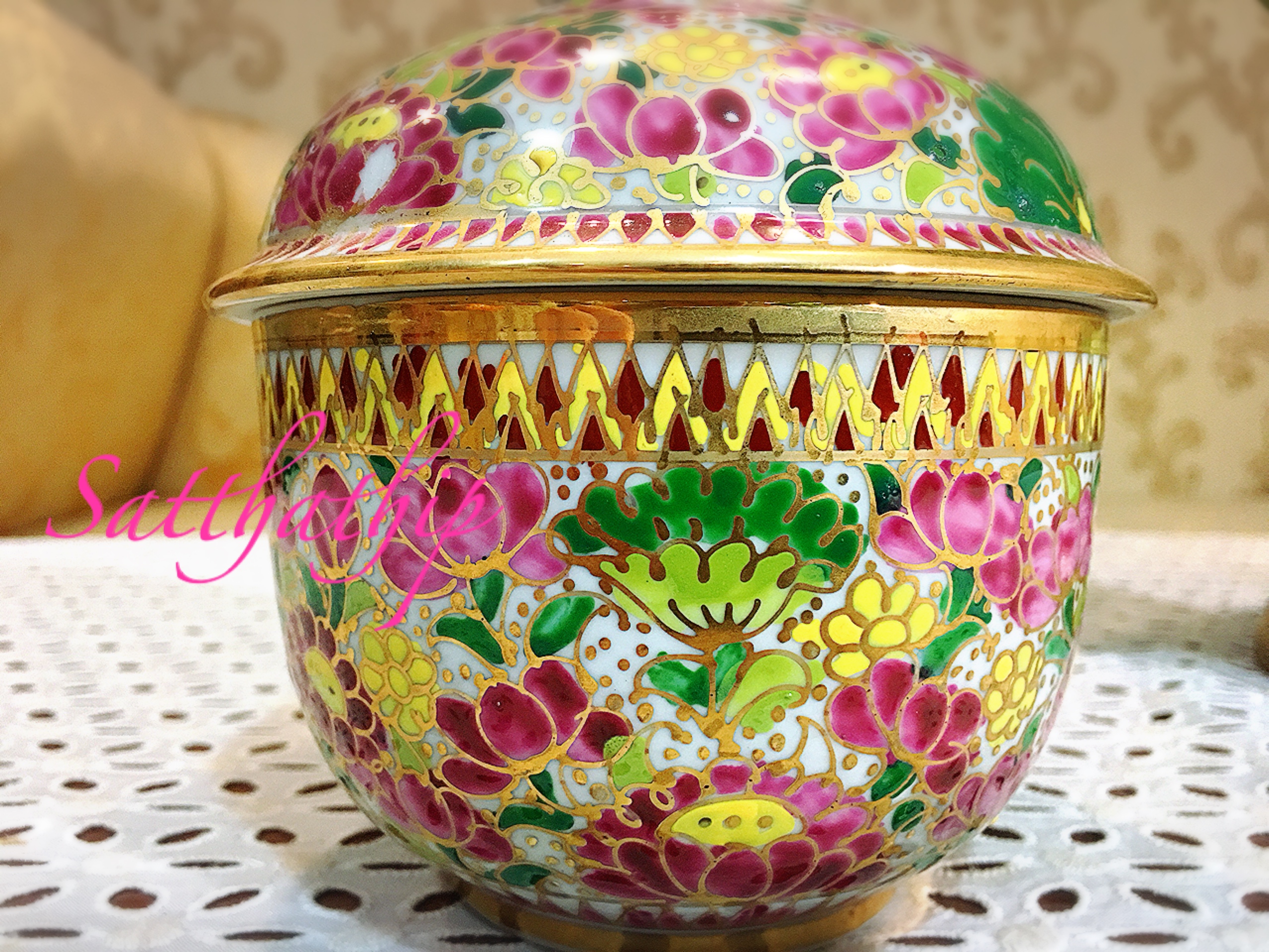 [สินค้าหมด-sold out***] โกศอัฐิ เบญจรงค์ - โถ เบญจรงค์ - โถบรรจุอัฐิ