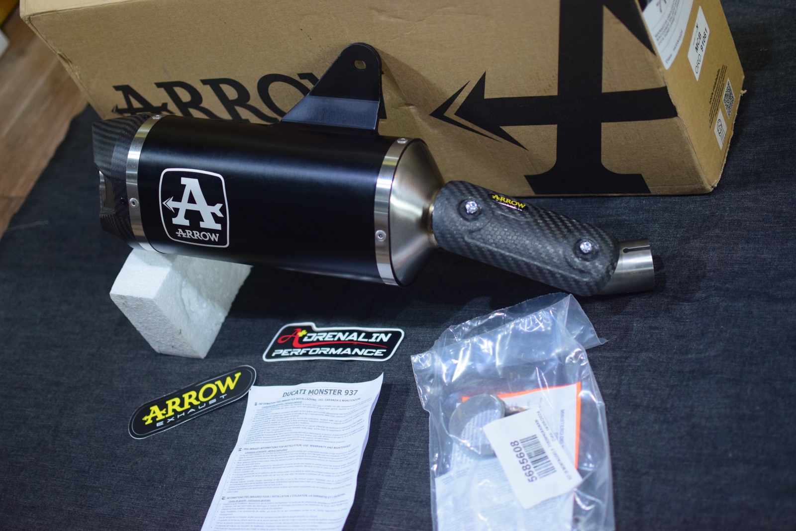 ท่อ Arrow รุ่น Indy race สำหรับ Monster 937 (For Exhibition only)