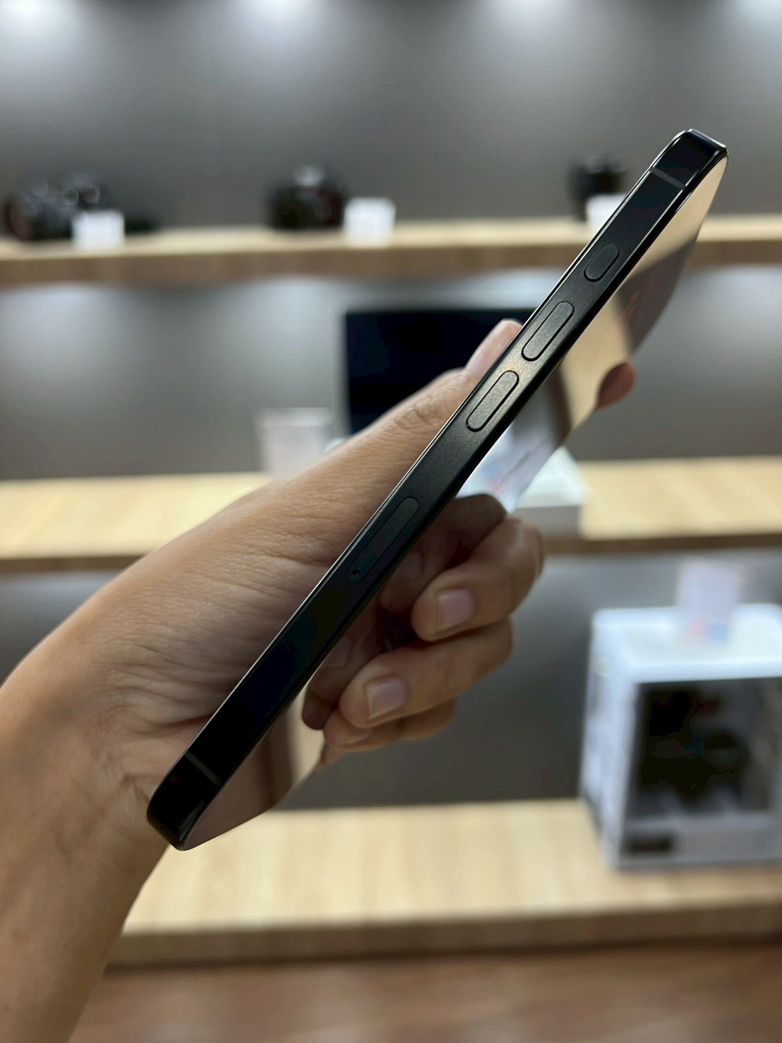 iPhone 16 Pro 128GB Black Titanium