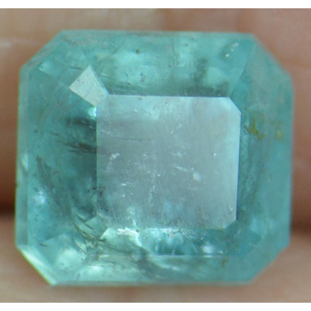 พลอยมรกตดิบ (Emerald) 0.67 กะรัต No oil