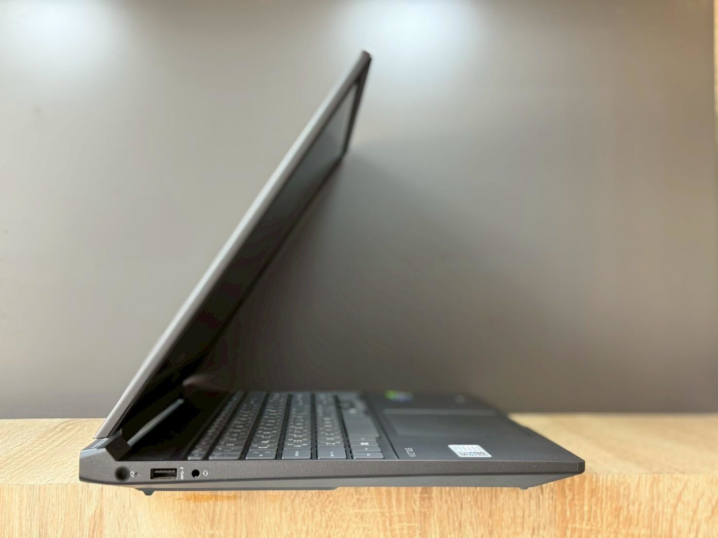 HP VICTUS 15-FA2713TX (MICA SILVER)