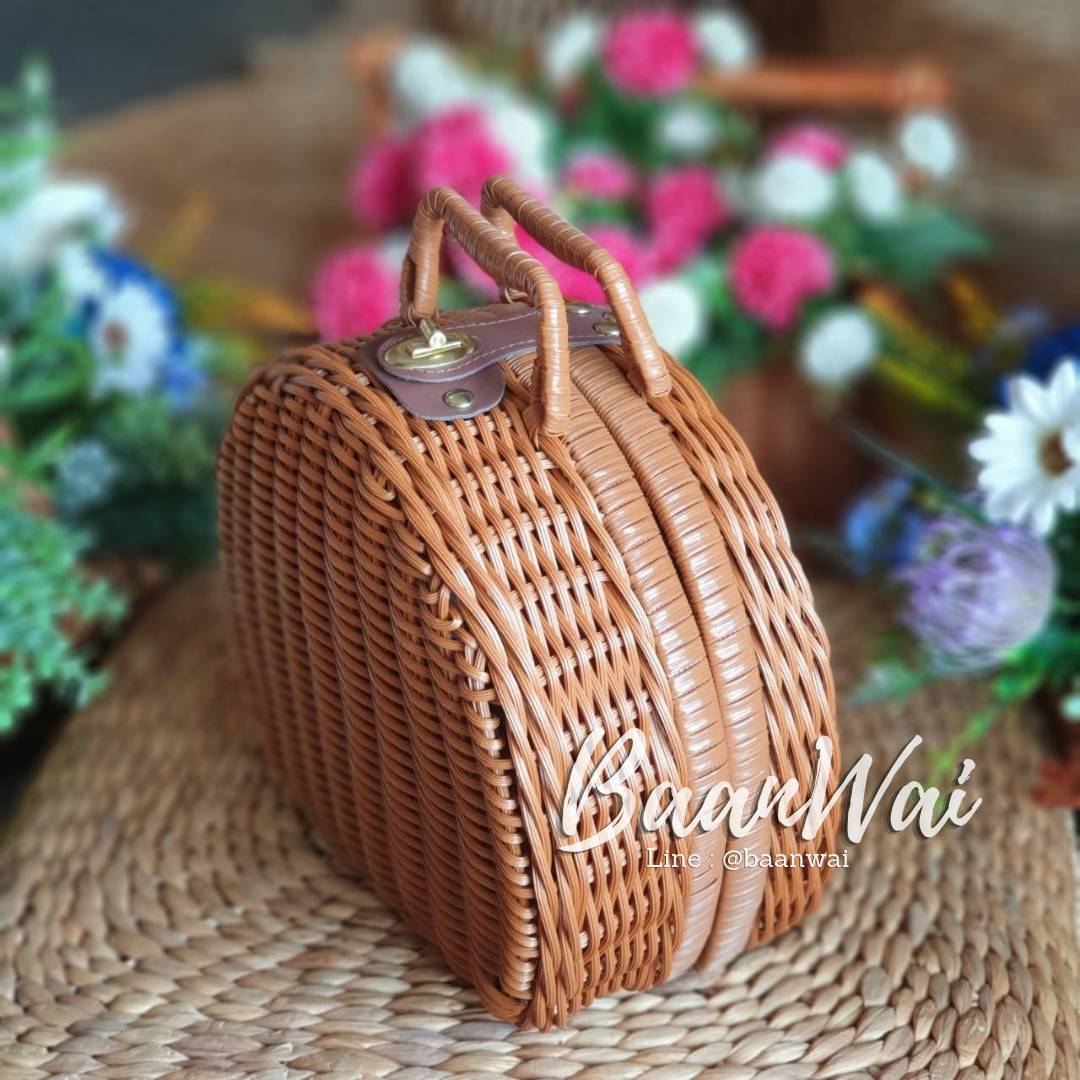 กระเป๋าหวายเทียม ขนาด 12 * 23 *25 cm