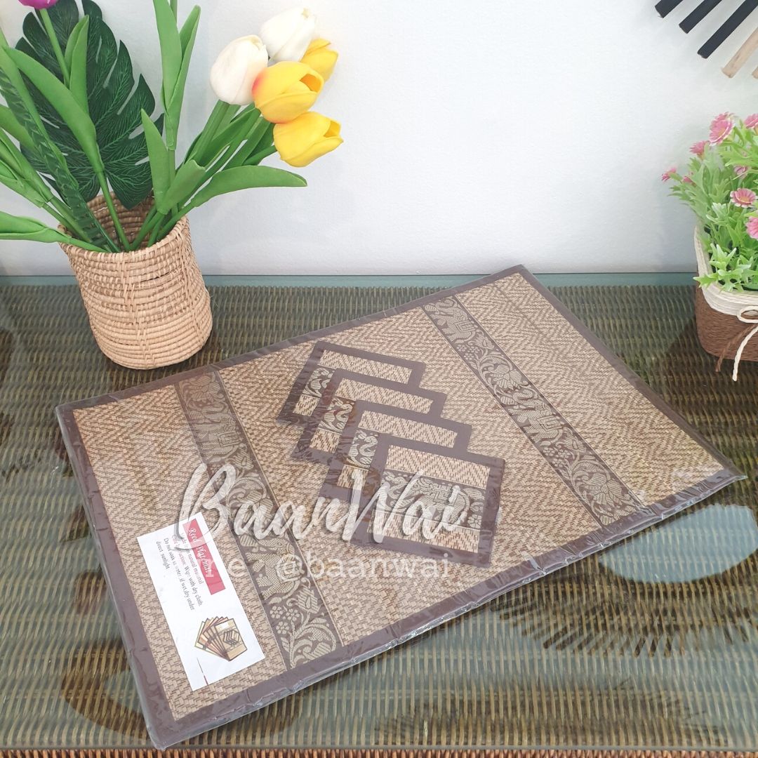 แผ่นรองจาน เสื่อกก สำหรับ 4 ท่าน (สีน้ำตาล)