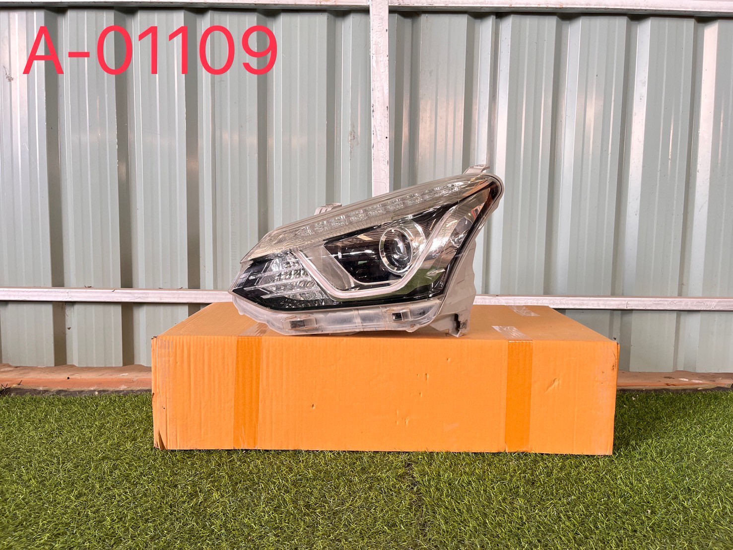 ไฟหน้า L Isuzu Mu-X 2017-19 แท้ถอด มีตำหนิ