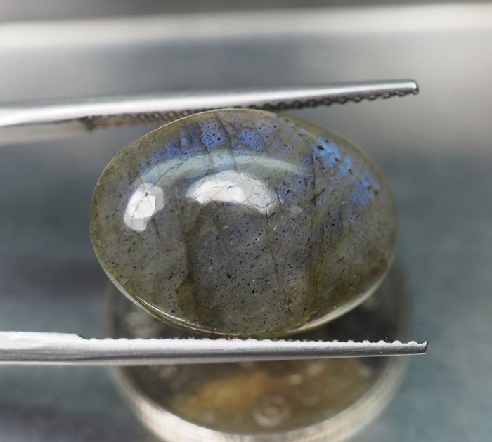 พลอยลาบราโดไรท์ (Labradorite) 11.20 กะรัต