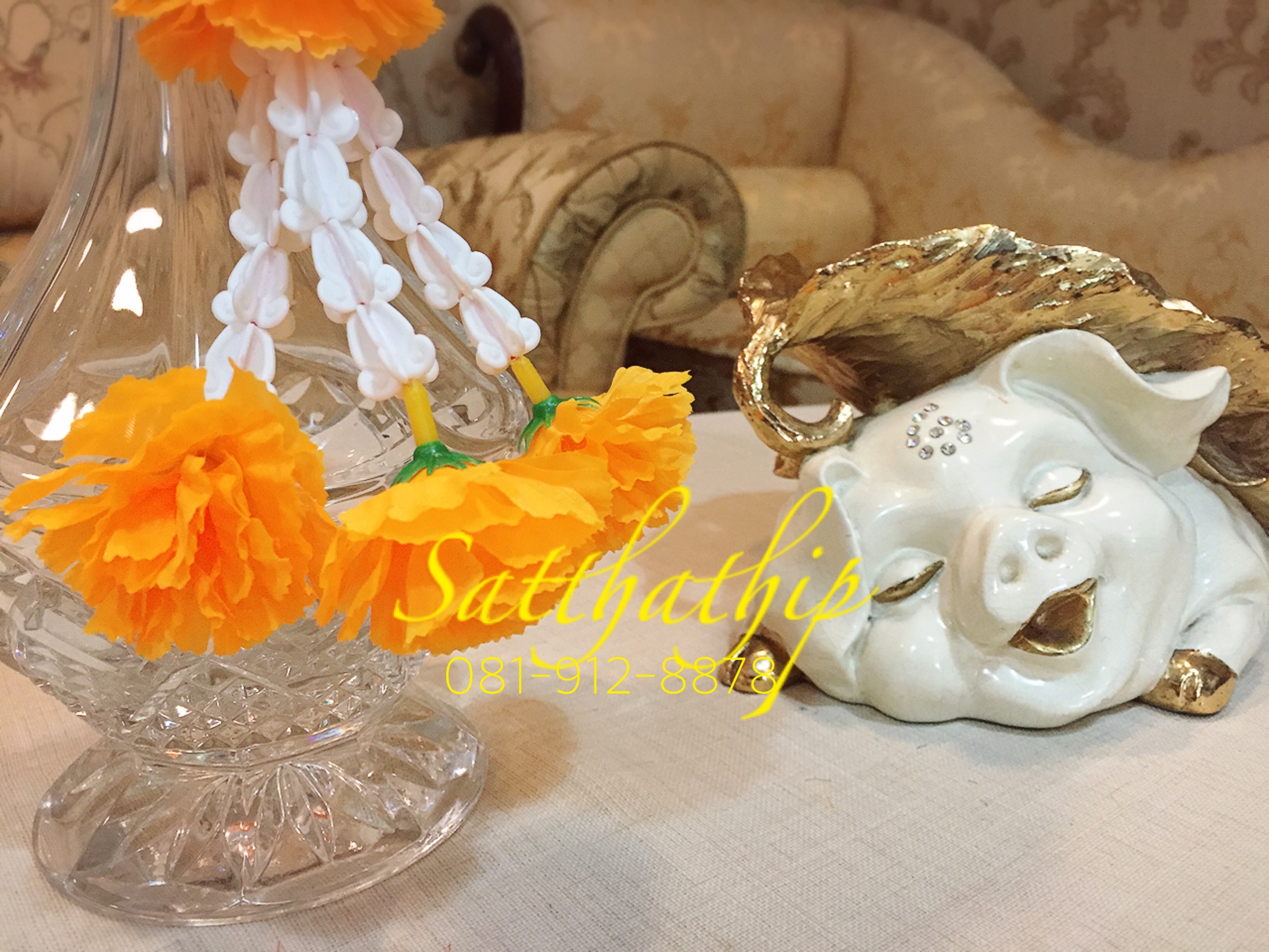 พวงมาลัยผ้า ดอกมัม สีเหลือง, เหลืองส้ม (สีประจำวันจันทร์) - พวงมาลัยผ้า ประจำวันจันทร์ - Fabric garland