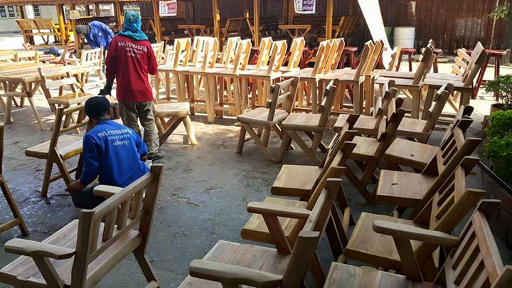 ( รหัส B5-โต๊ะ ) ศาลา ไม้สัก สีขาว คาน้ำเงินชั้นเดียว หลังนิว ขาโต๊ะตาราง / ขนาด 2.00x2.00x3.00 เมตร