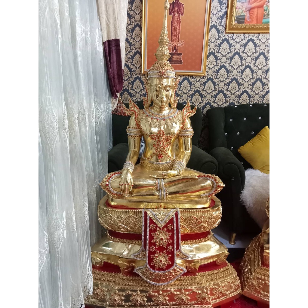 พระเเก้ว พระเเก้วมรกต หน้าตัก 30 นิ้ว ฐานกว้าง 40 นิ้ว สูง 1.80 เมตร องค์ใหญ่ทักเเชทค่ะ