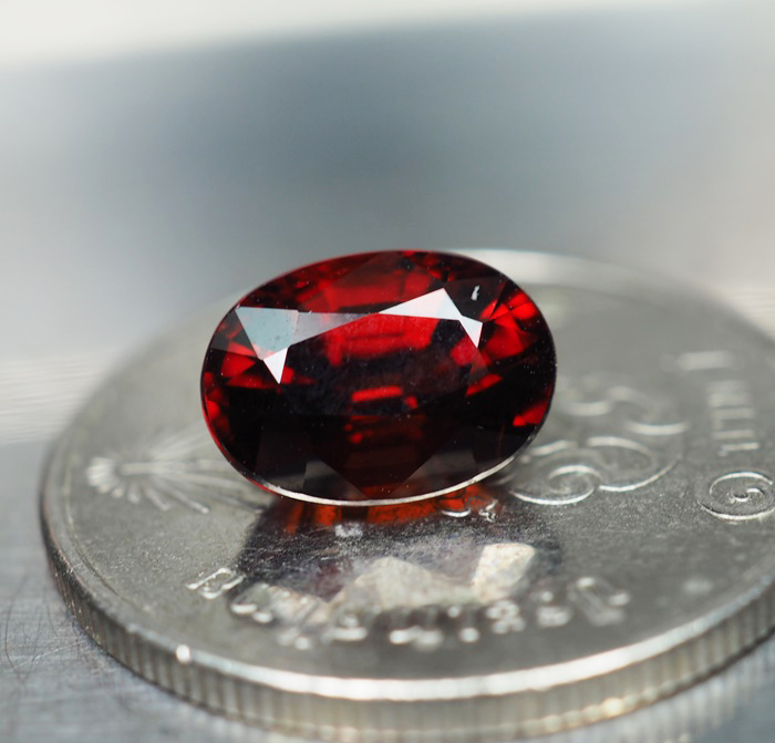 พลอยโกเมน (Garnet) 2.25 กะรัต