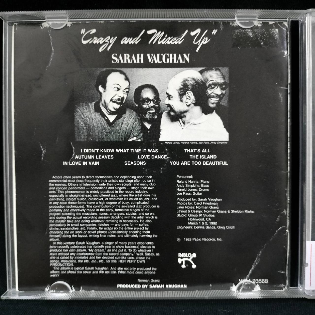 Sarah Vaughan – Crazy And Mixed Up / JAPAN / ปกในมีรอยยับและสีลอก / มีรอยบ้าง