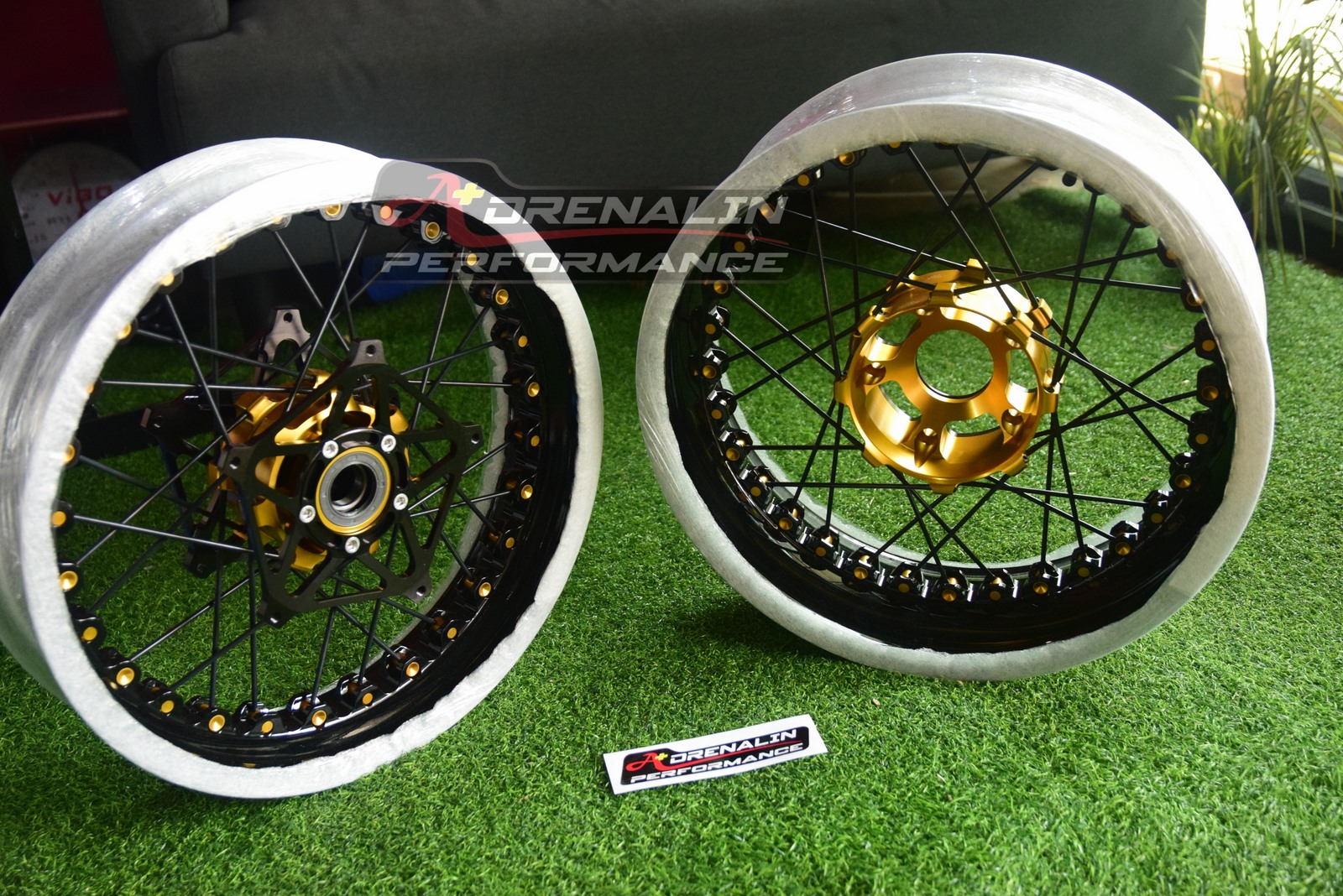 ล้อ Kineo สำหรับ R nine T 2014+