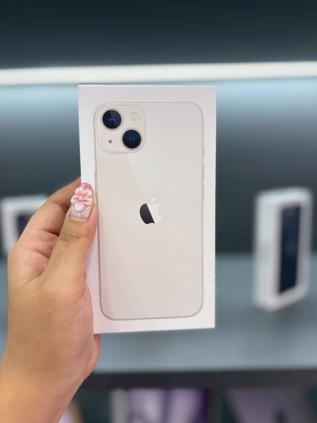 iPhone 13 128GB สี Starlight