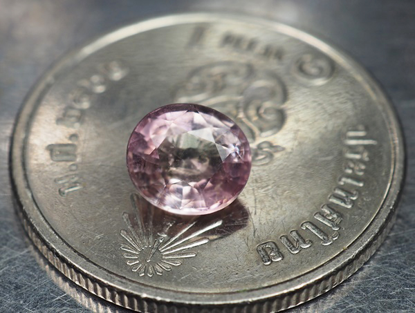 พลอยทัวร์มาลีน ( Pink Tourmaline) 0.75 กะรัต
