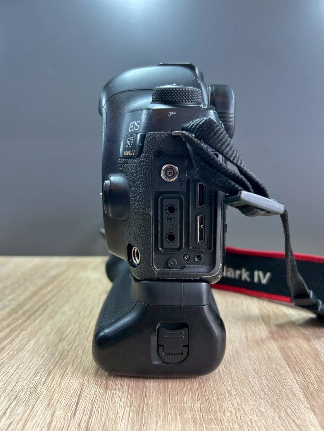 Canon EOS 5D Mark IV