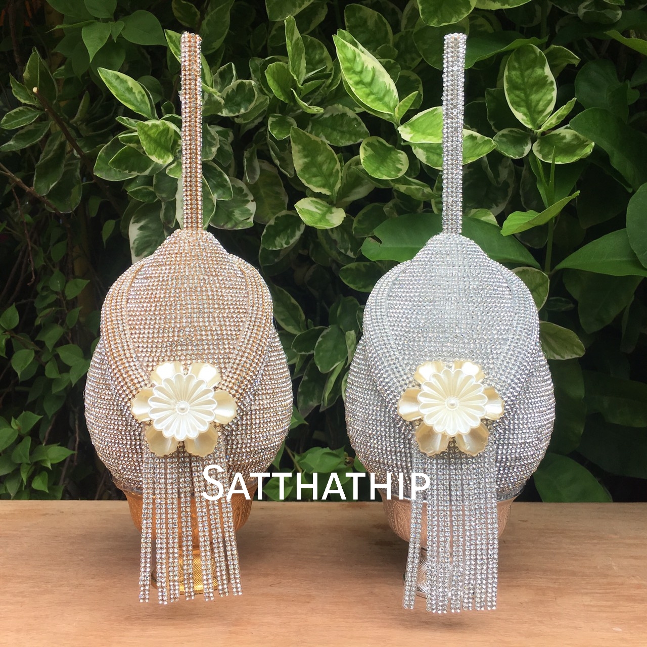 พานพุ่ม - พานพุ่มสักการะ - พานพุ่มเงินทอง - พานพุ่มนพเก้า [4 นิ้ว/ 1,400บาท/คู่]