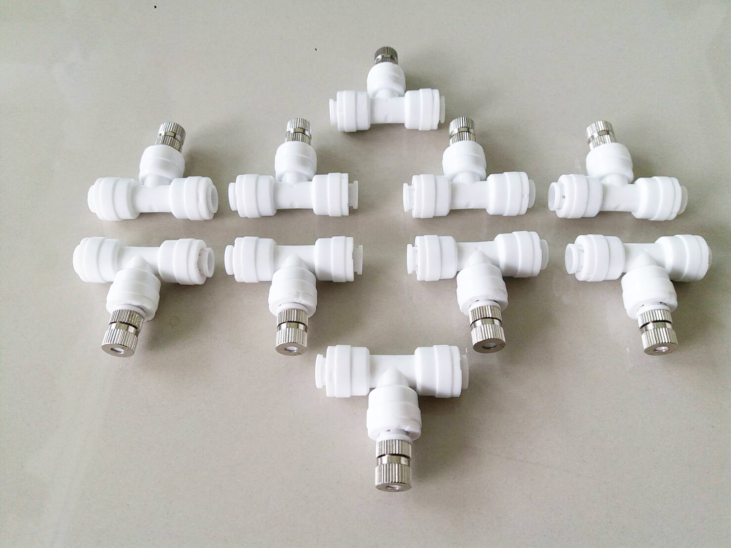10xหัวพ่นหมอกสแตนเลส code4 พร้อมข้อต่อสามทางสีขาว