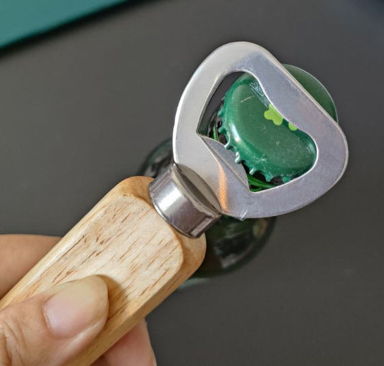 ที่เปิดขวดเบียร์,รูปหัวใจ,ด้ามจับไม้,สกรีนโลโก้,ขั้นต่ำ500ชิ้น