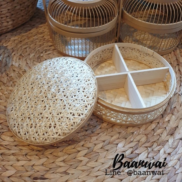 กล่องชะลอม ลายพิกุล ทรงกลม ขนาด 10 นิ้ว