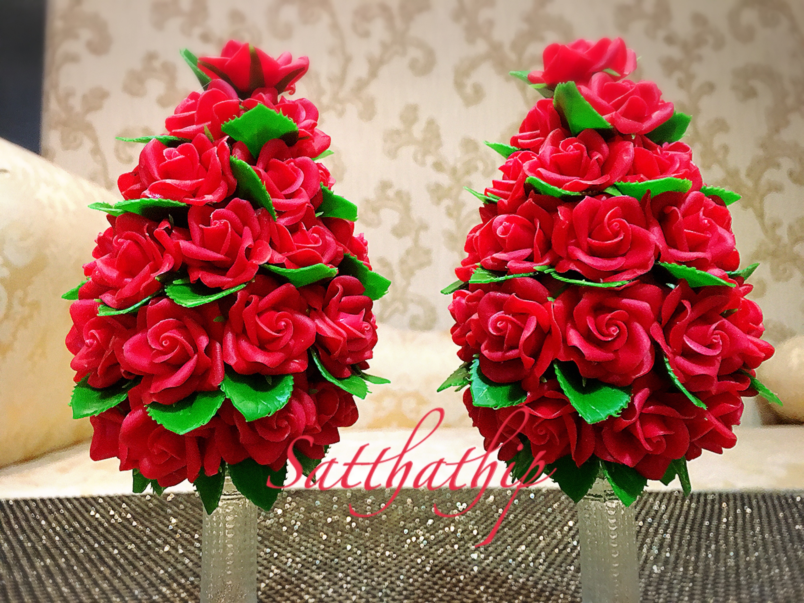 พานพุ่มดอกกุหลาบ ประดิษฐ์จากดิน [3 นิ้ว 1,250 บาท/คู่]