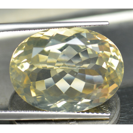 พลอยซิทรินสีเหลืองอ่อน (Citrine) 15.88 กะรัต