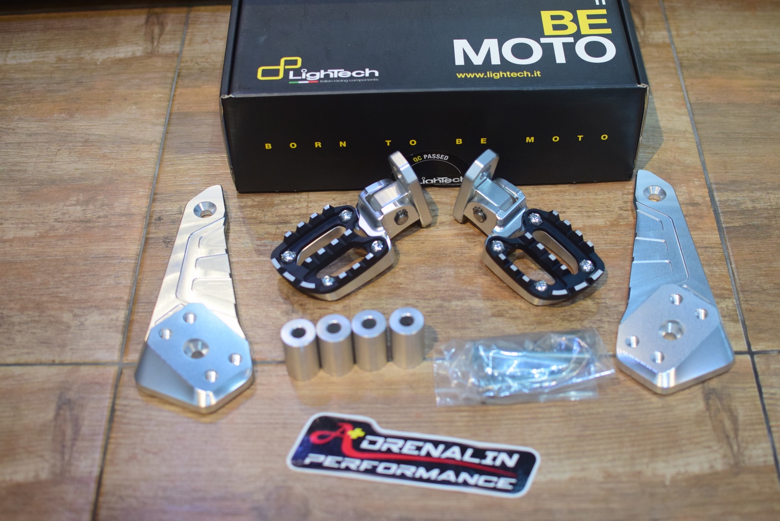 Lightech พักเท้า สำหรับ X-ADV 750 2021+