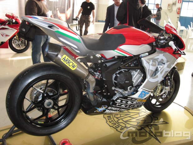 ท่อ Arrow full system X-kone แบบออกบน สำหรับ MV F3 (For Exhibition only)