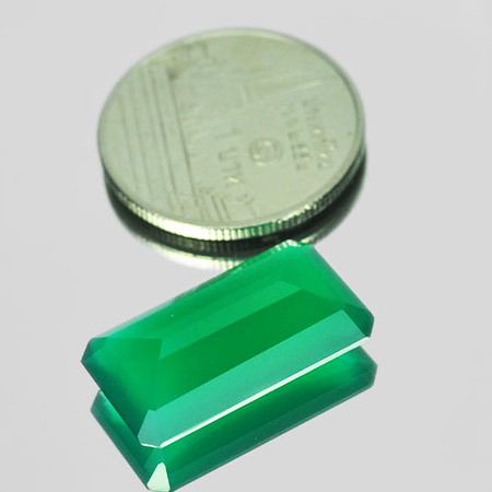 คาลซิโดนีสีเขียว (Green Chalcedony) 8 กะรัต