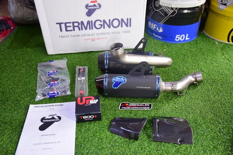 ท่อคู่ Termignoni สลิปออน ออกล่าง สำหรับ V4/V4s พร้อม กล่องจูน (For Exhibition only)