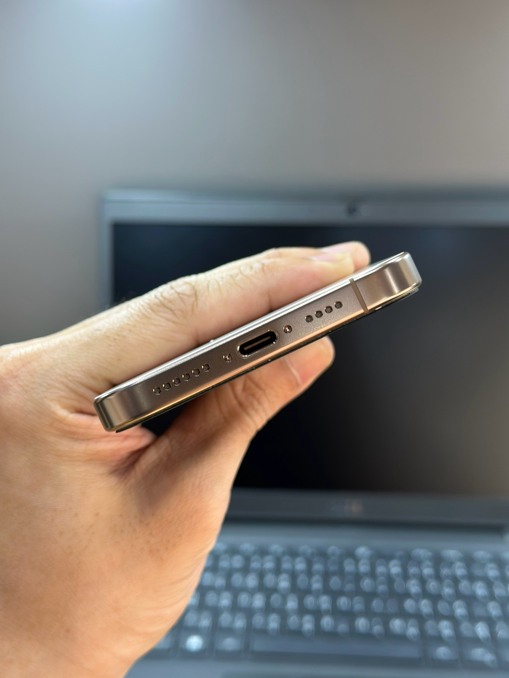 iPhone 16 Pro 128GB Desert Titanium