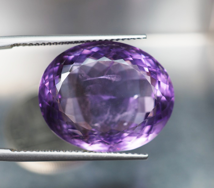 อะเมทิสต์สีม่วง (Purple Amethyst) 21.70 กะรัตขนาดใหญ่