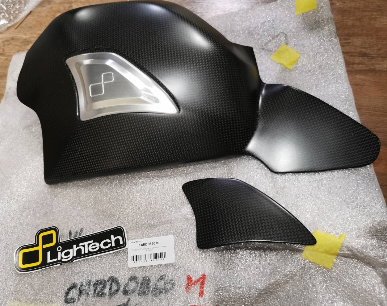 ครอบสวิงอาร์มคาร์บอน lightech พร้อมกันสไลด์อลูมิเนียม สำหรับ Panigale V4 2018+