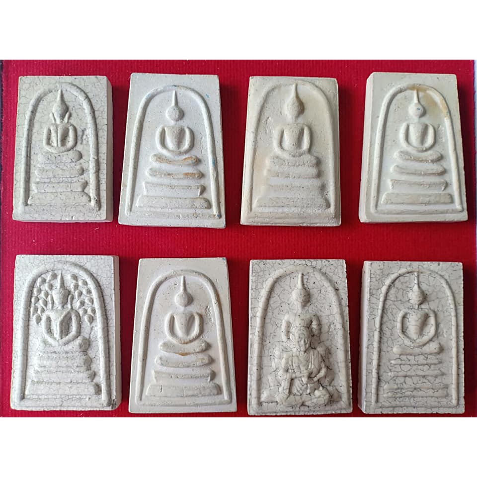 พระสมเด็จวัดระฆัง พร้อมกล่องสกรีน ผ่านพิธีที่คณะ9 เรียบร้อยเเล้วค่ะบูชายกกล่องจ้า