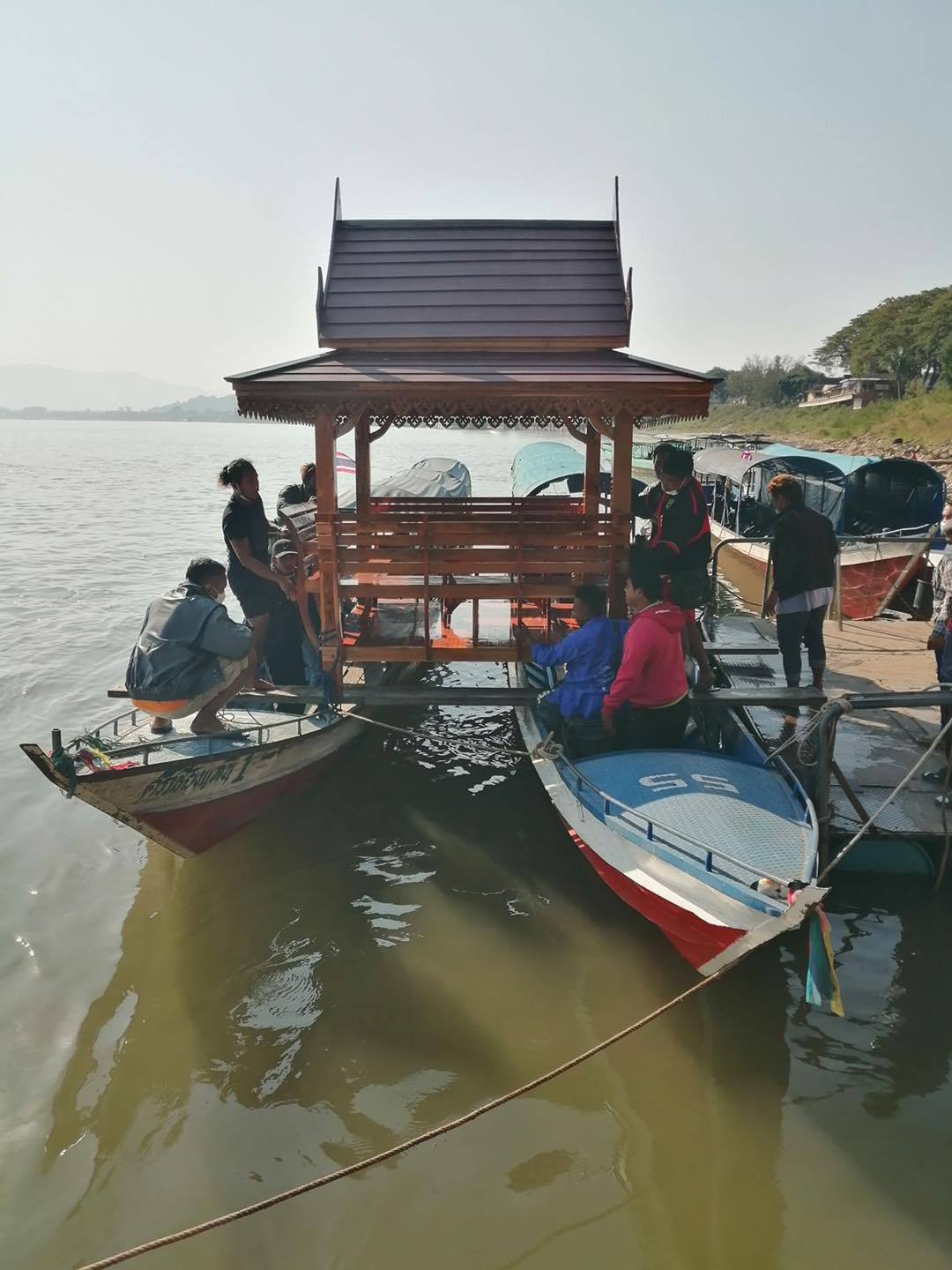 ( รหัส E1-เงา ) ศาลาไม้สัก เสาเหลี่ยมเอียง สีเงา คาตาล / นาด 2.30x2.30x3.00 เมตร