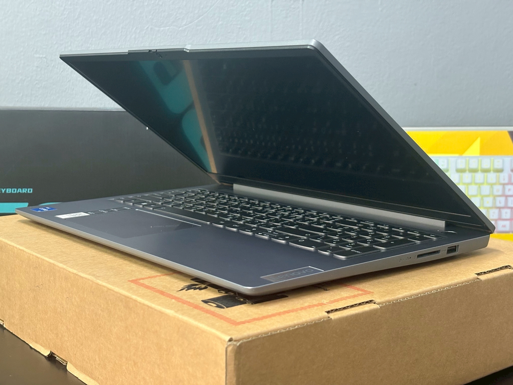 LENOVO IDEAPAD SLIM 3 15IRH8-83EM0009TA (ARCTIC GREY)