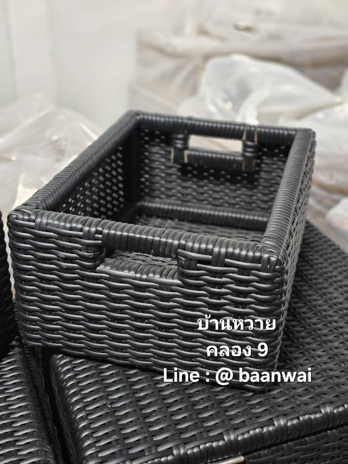 ตะกร้าหวายเทียมใส่ผ้า ทรงสี่เหลี่ยม มีฝา