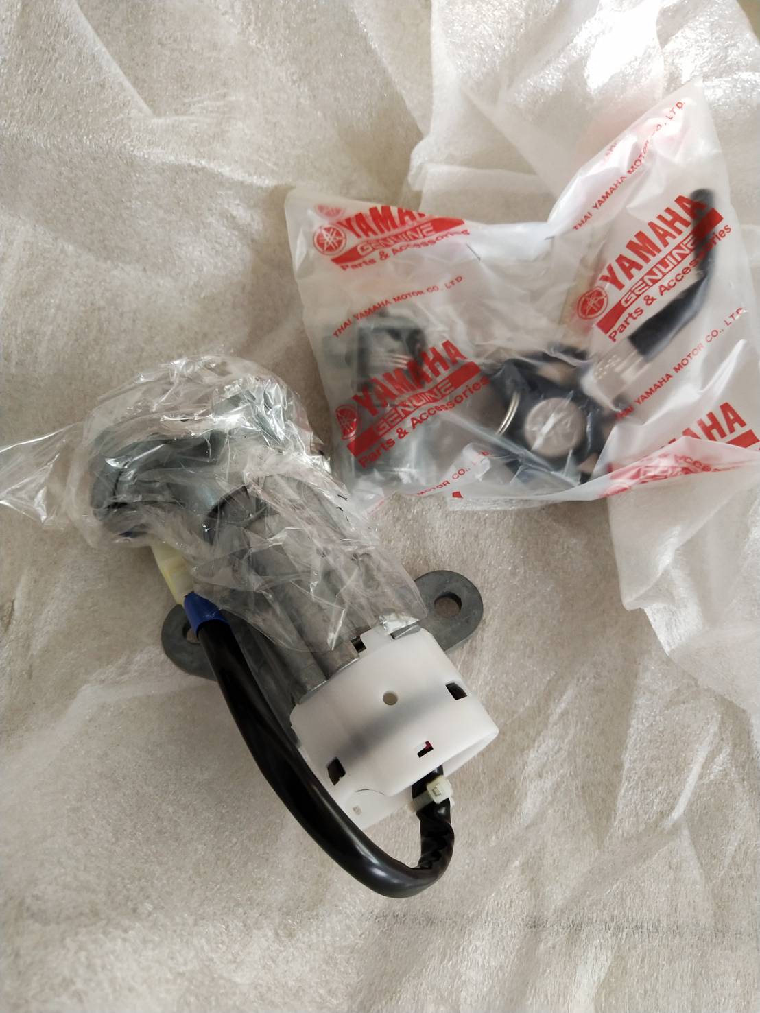 ชุดสวิทช์กุญแจทั้งชุด สำหรับรุ่น SPARK RX อะไหล่แท้ YAMAHA 2P3-XH252-01
