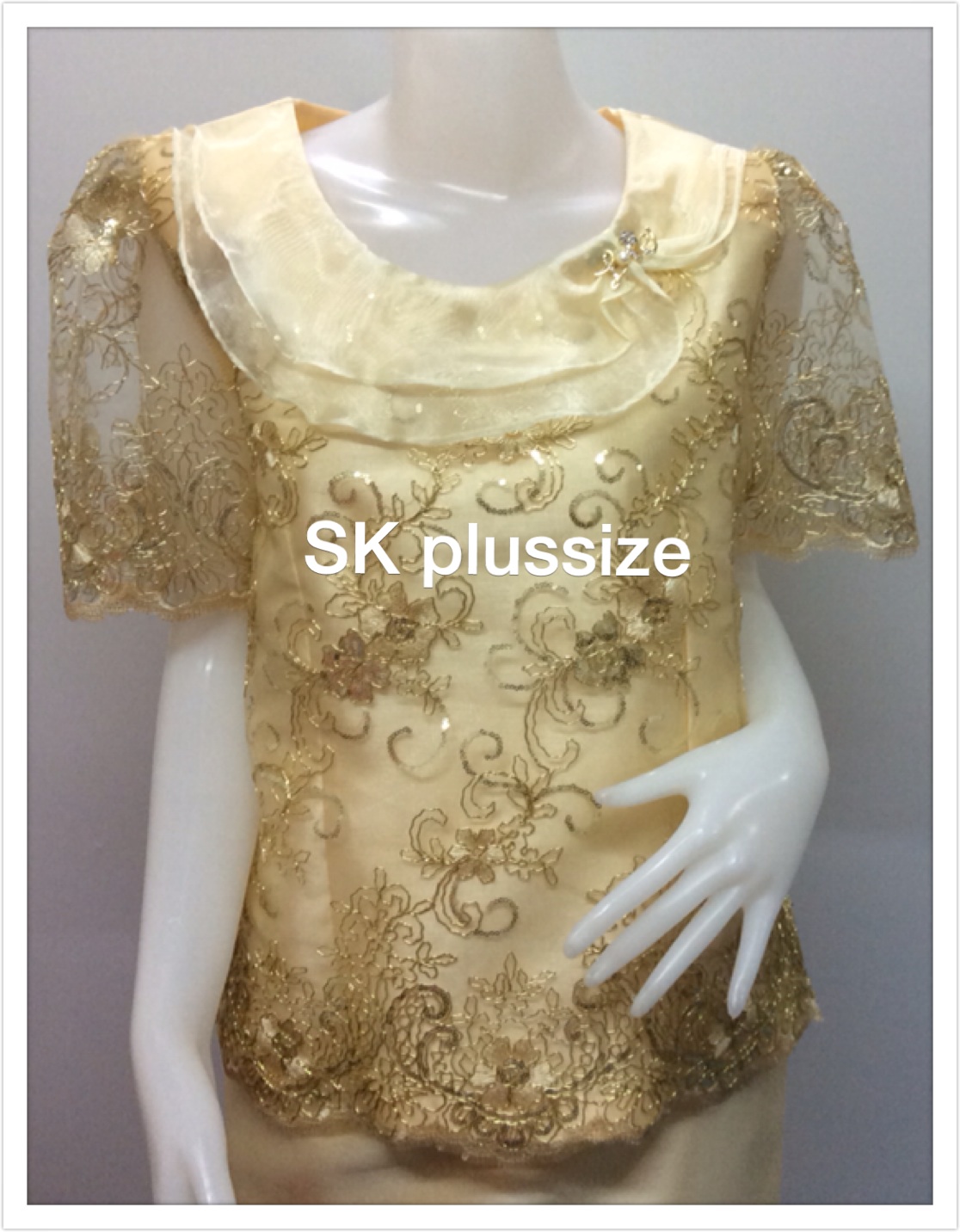 ชุดผ้าไหม เสื้อและกระโปรงยาว สีเหลือง รอบอก 50 นิ้ว