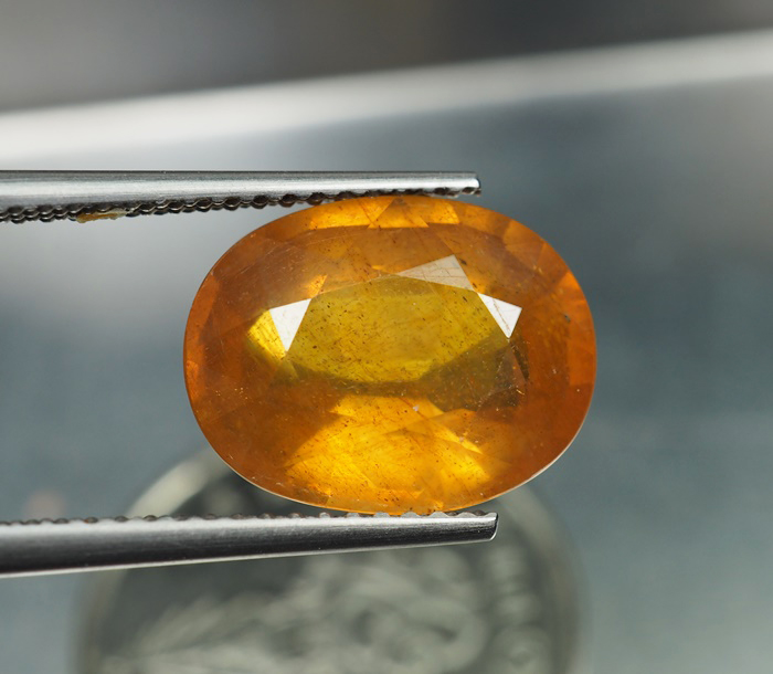 บุษราคัมอัฟริกาสีเหลือง (Sapphire) 6.40 กะรัต