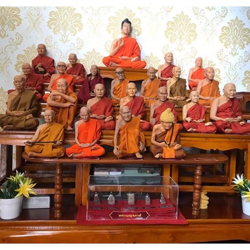 พระเกจิ ชื่อดัง หน้าตัก 5 นิ้ว (รับท่านใด ระบุในเเชท)