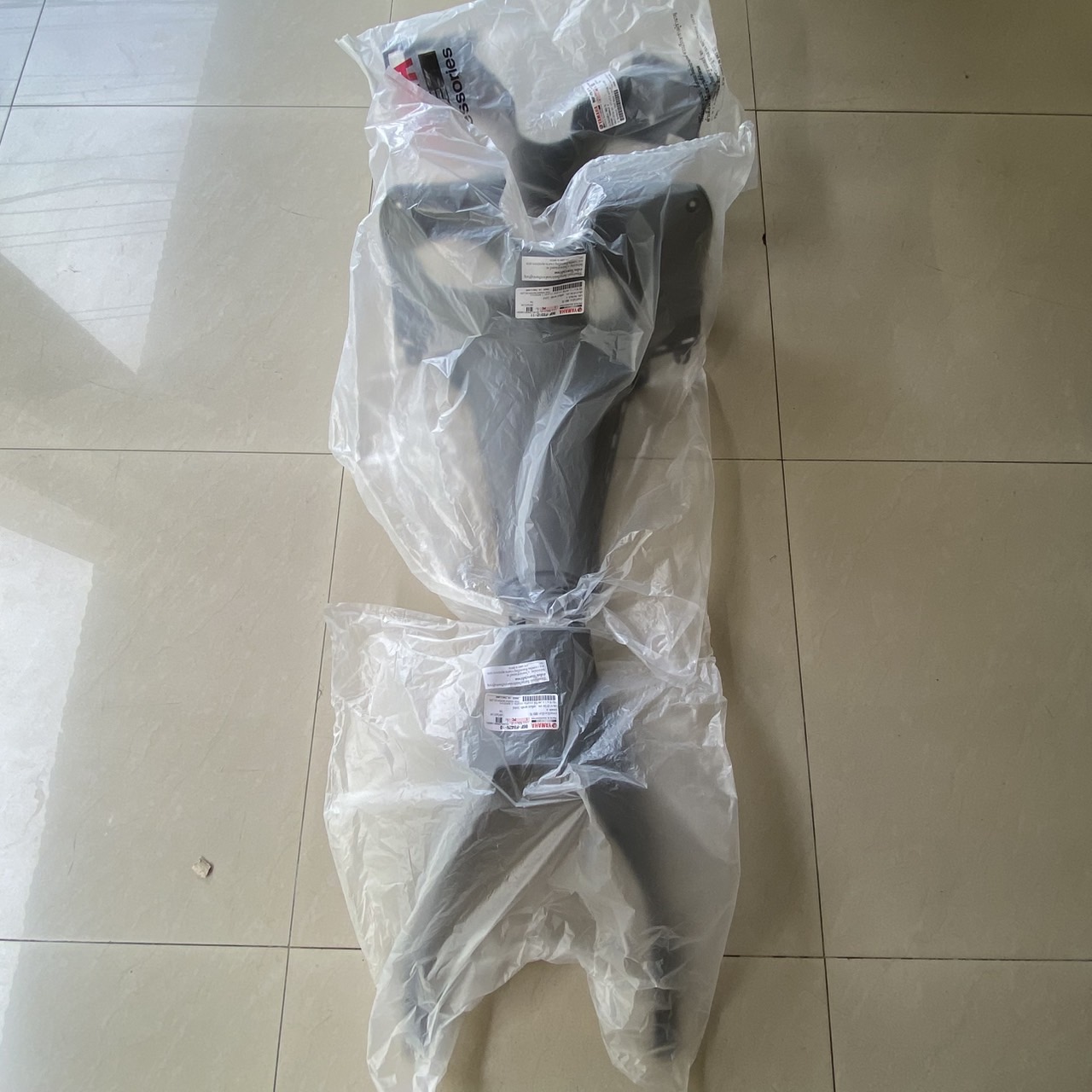 ชุดพลาสติกสีเทา FINN B6F อะไหล่แท้ YAMAHA (สีเทา-GRAY)