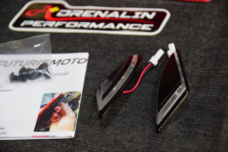 อุดกระจกไฟเลี้ยว futurismoto สำหรับ Panigale V4 2020+