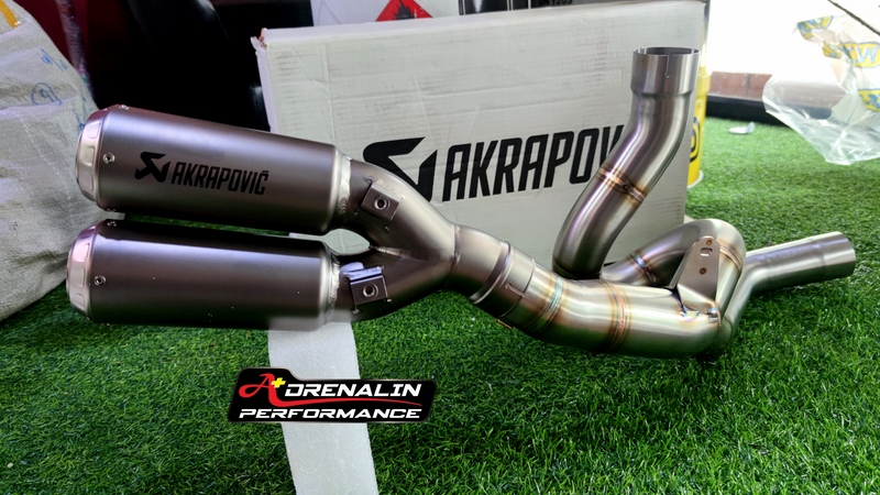 ท่อ Akrapovic สลิปออน สำหรับ Multi V2 , 950 950s 2021+ (For Exhibition only)