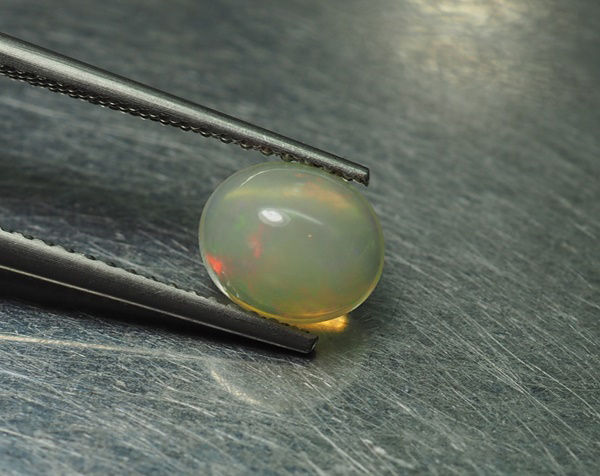 โอปอลหลากสี (Multi Opal) 0.96 กะรัต