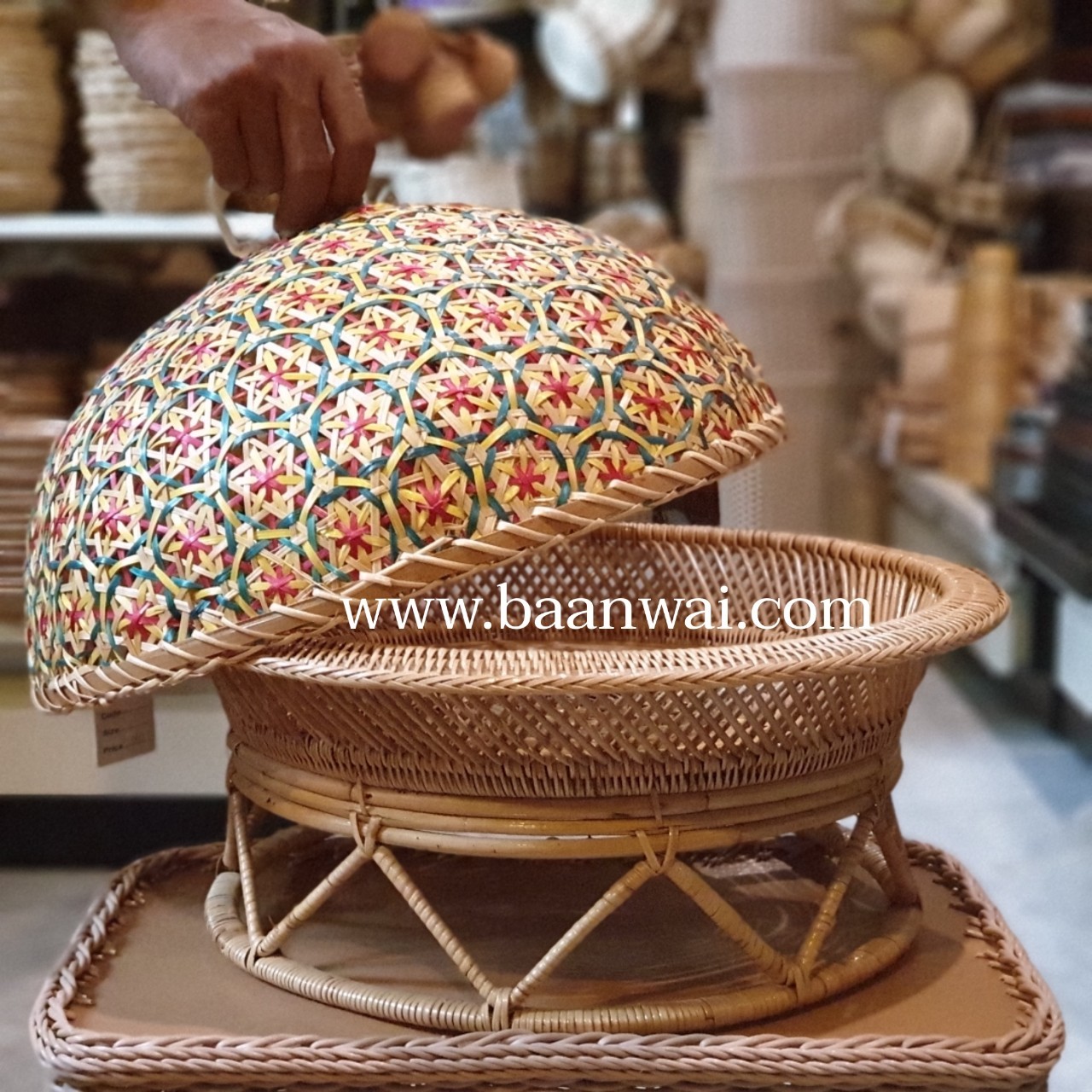 ฝาชี ลายพิกุล