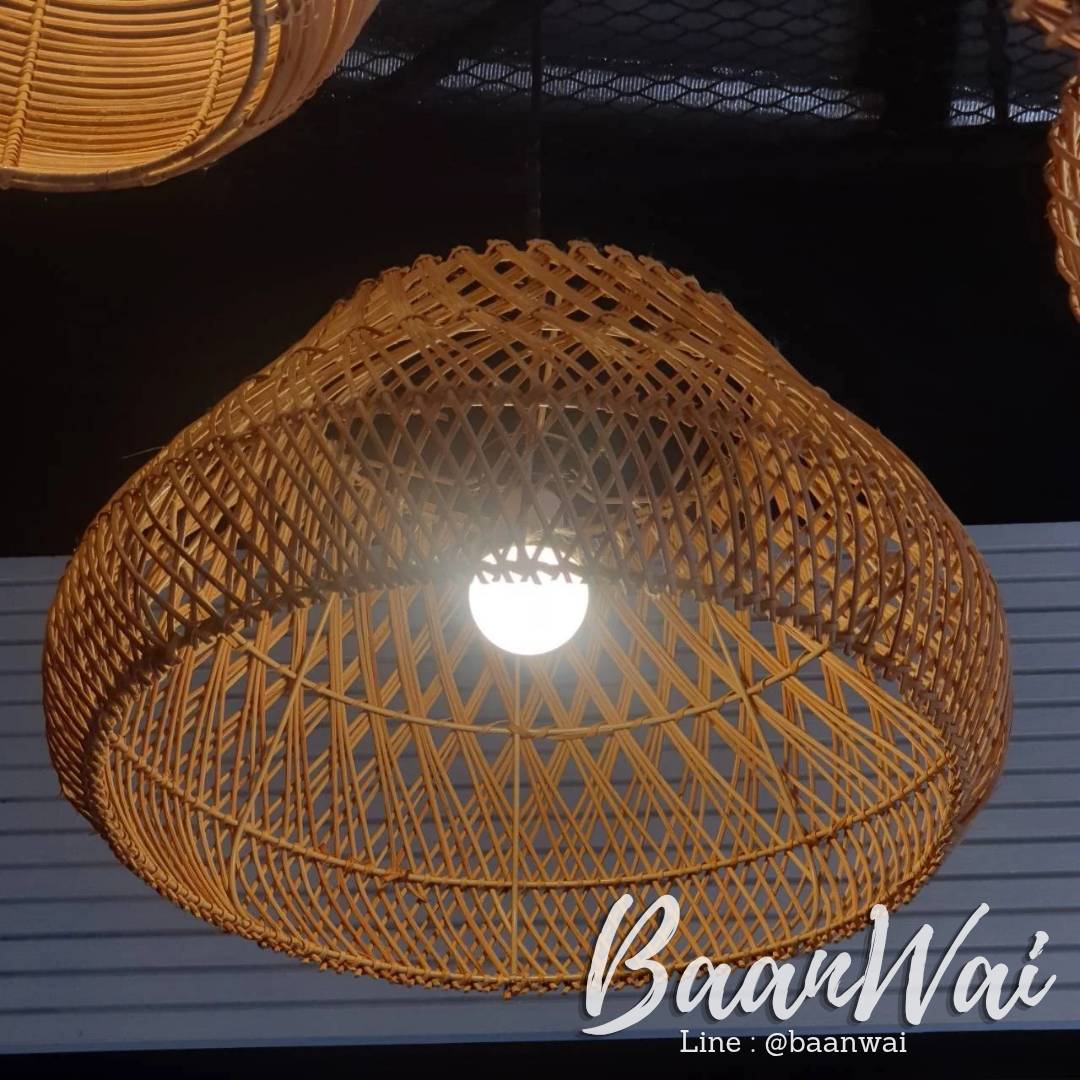 โคมไฟหวาย ขนาด 40 * 30 cm