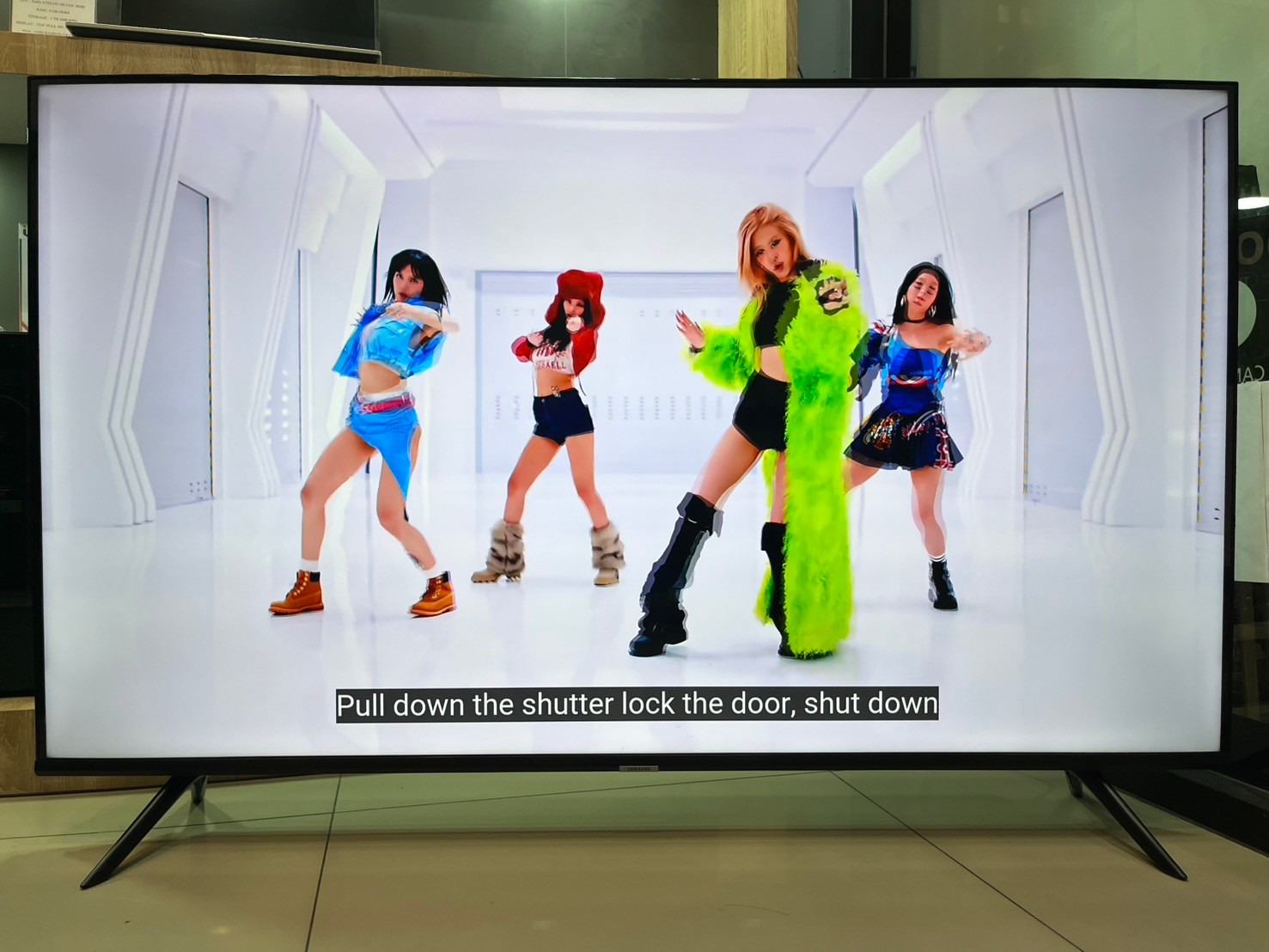 SAMSUNG UHD 4K 2023 55 นิ้ว รุ่น UA55AU7002KXXT