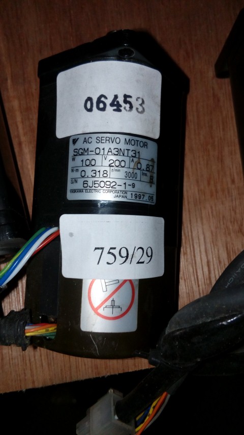 SGM-01A3NT31 YASKAWA SERVO MOTOR