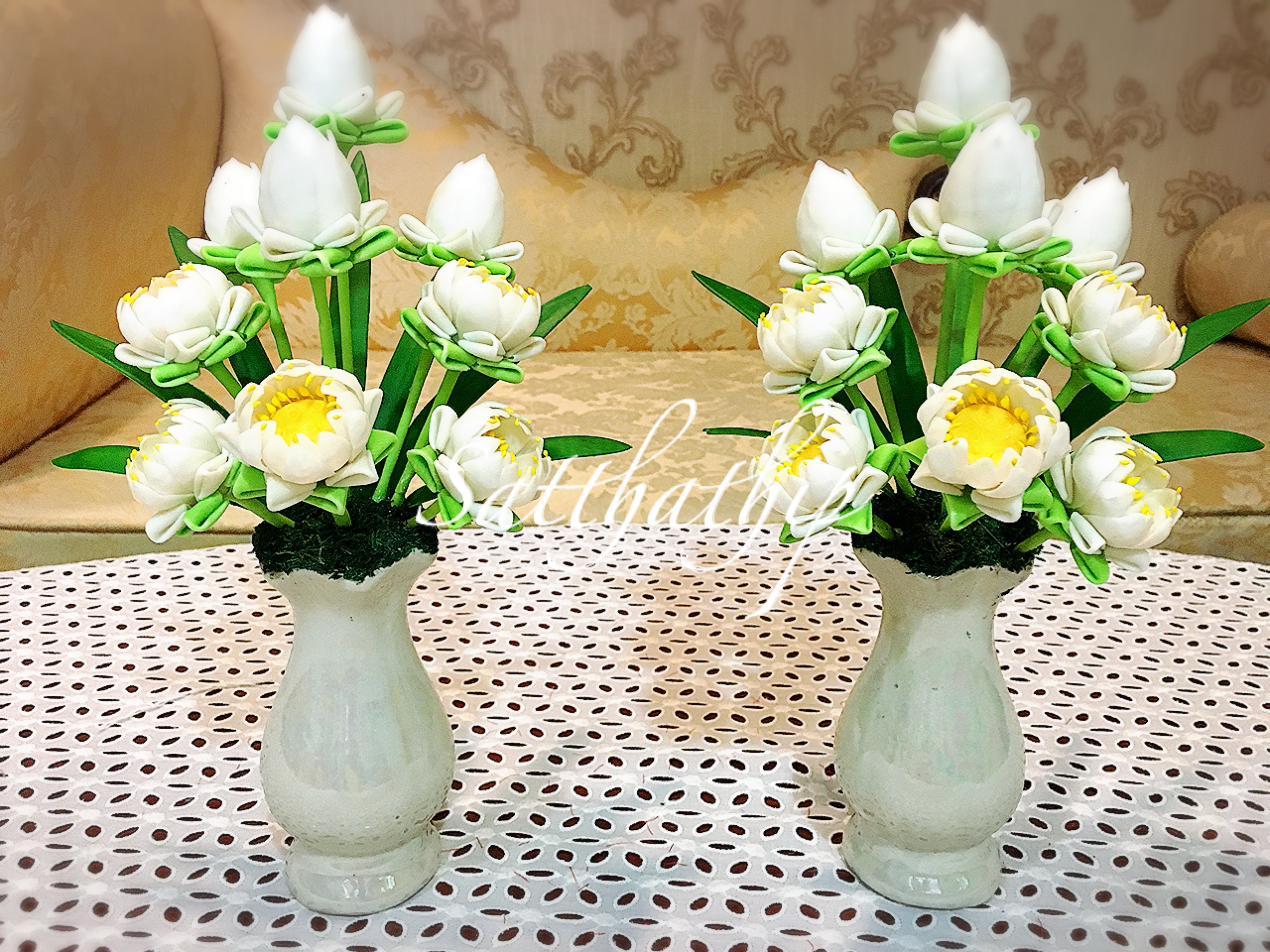 แจกันดอกบัว - ดอกบัวประดิษฐ์ - แจกันดอกบัวพับสีขาว (ข้างละ 9 ดอก) ประดิษฐ์จากดิน - แจกันดอกบัวประดิษฐ์ - Lotus Flower